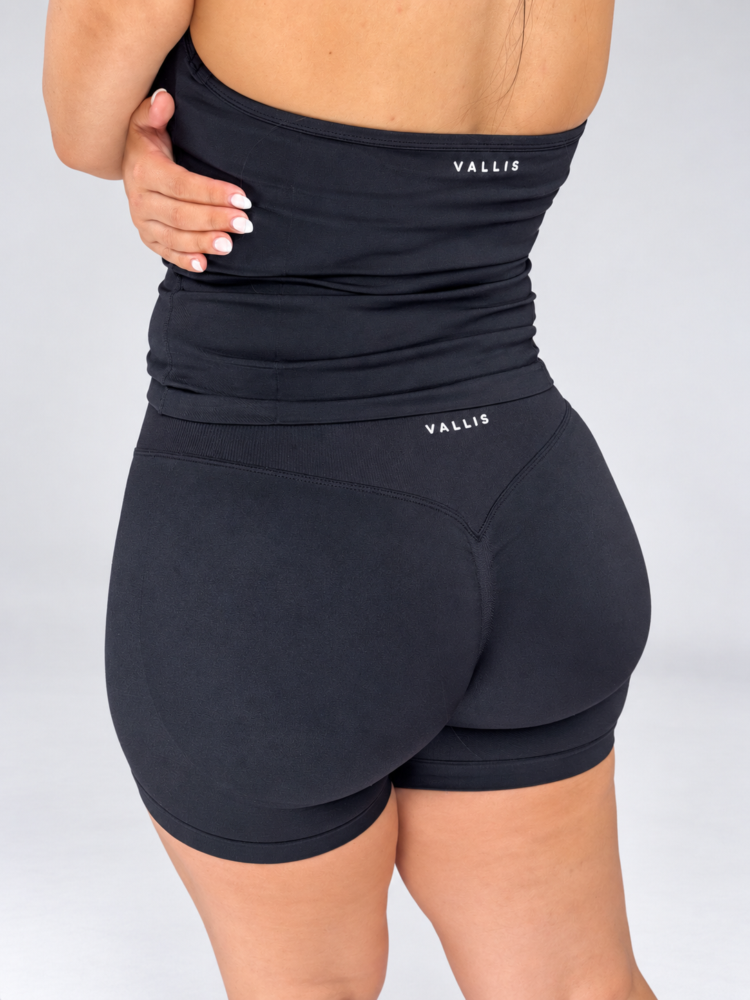 SHORT DEPORTIVO Y CAMISETA DE TIRANTES