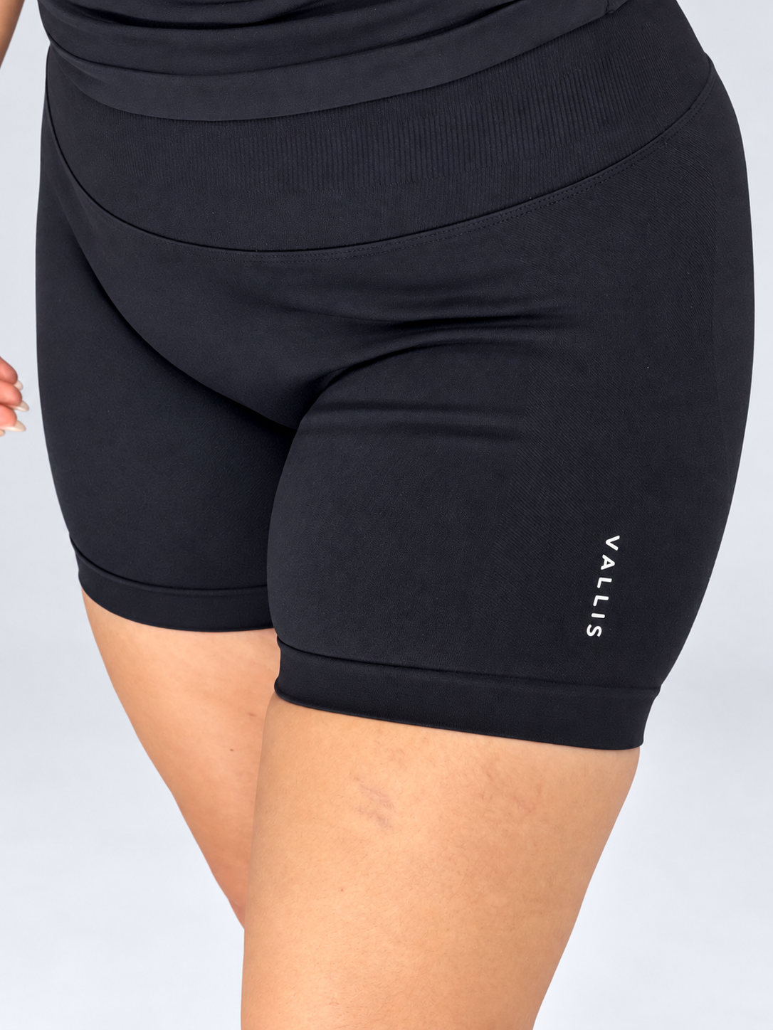 SHORT DEPORTIVO Y CAMISETA DE TIRANTES